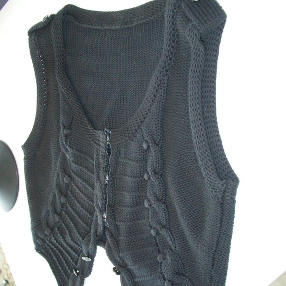 Black Knit Vest - Picture 1 of 8